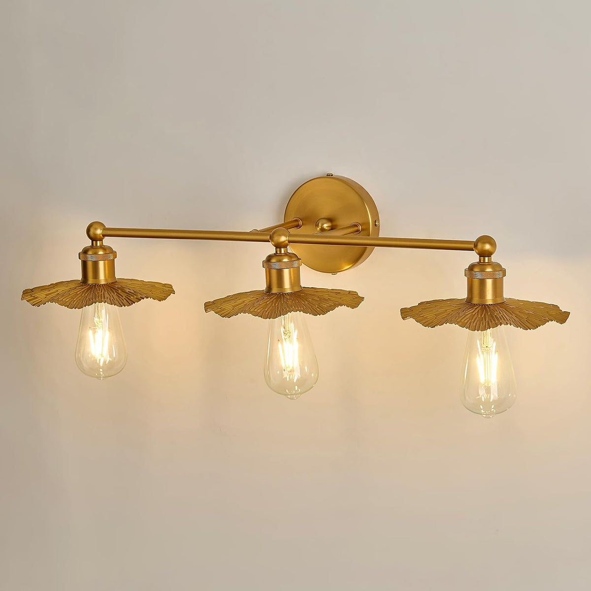 3 Light Vintage Vanity Light Gold Bathroom Light Fixtures Over Mirror.