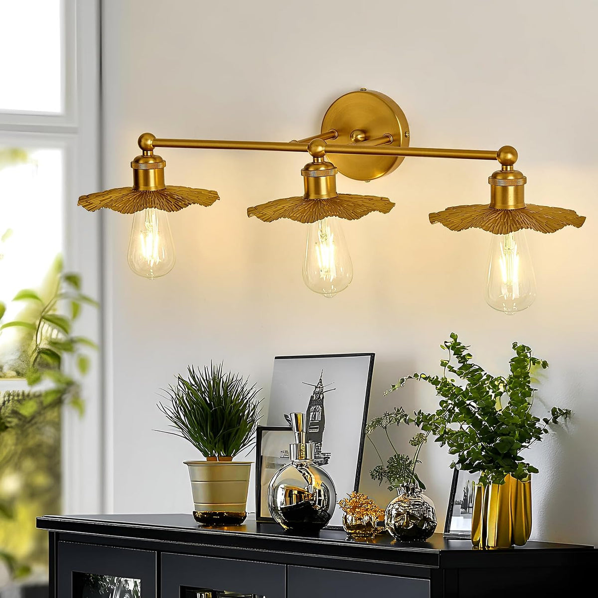 3 Light Vintage Vanity Light Gold Bathroom Light Fixtures Over Mirror.