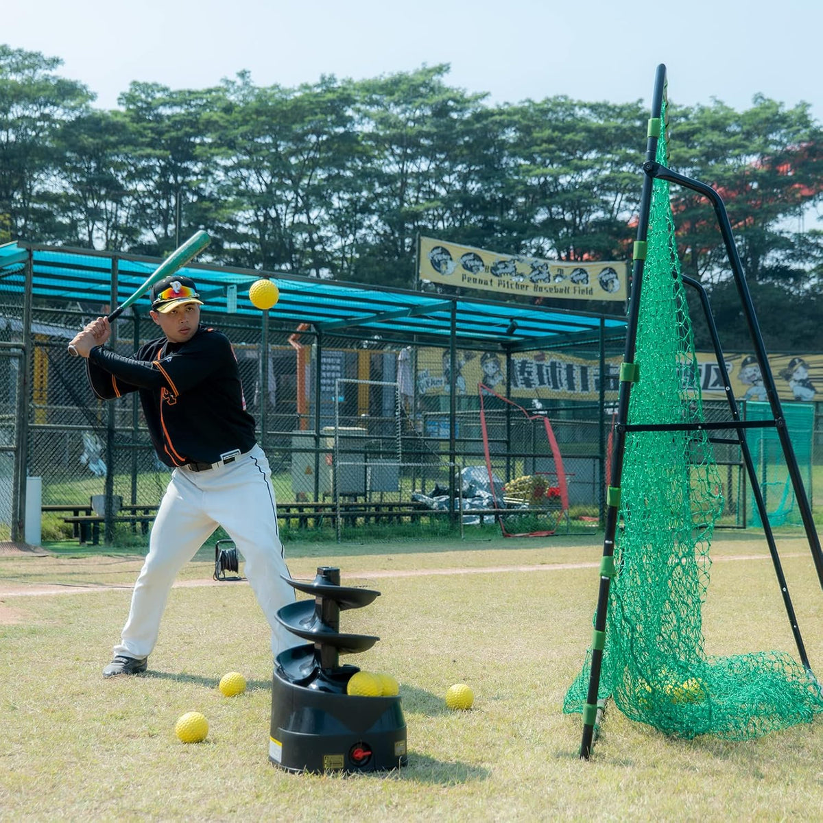 Furlihong 6902BHA Rechargeable Baseball/Softball Toss Machine